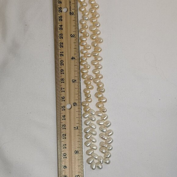 New Faux Fresh pearl necklace with claps White & Off white  NWOT - Picture 4 of 6